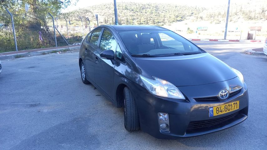 מודעת רכב טויוטה פריוס
