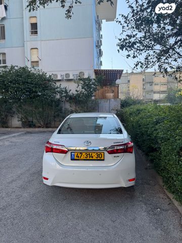 טויוטה קורולה