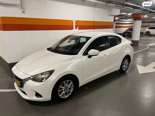 מודעת רכב מאזדה 2