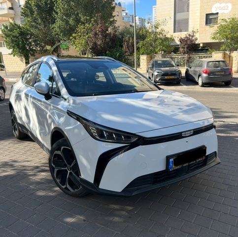 מודעת רכב ג׳ילי Geometry C