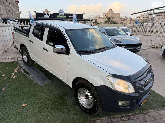 איסוזו די-מקס