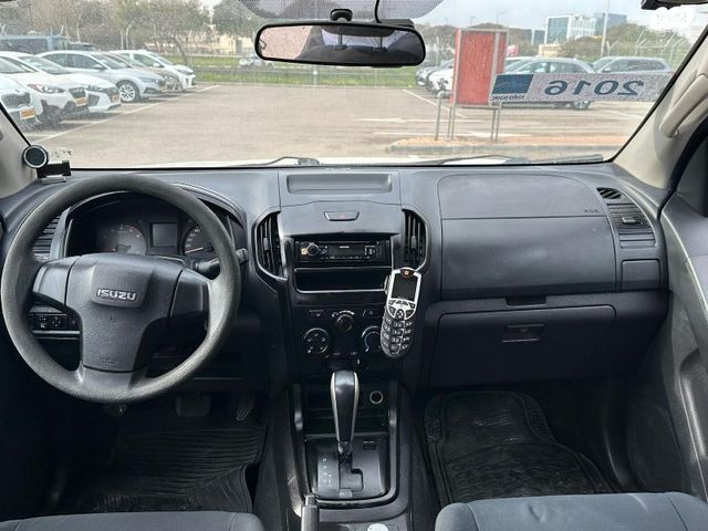 איסוזו די-מקס