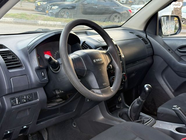 איסוזו די-מקס