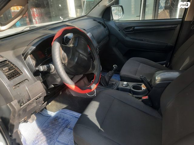 איסוזו די-מקס