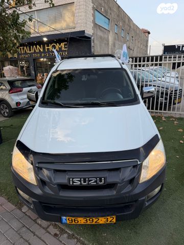 איסוזו די-מקס