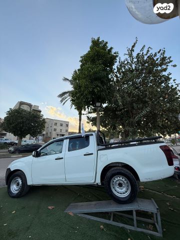 איסוזו די-מקס