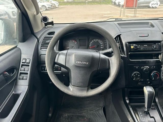 איסוזו די-מקס