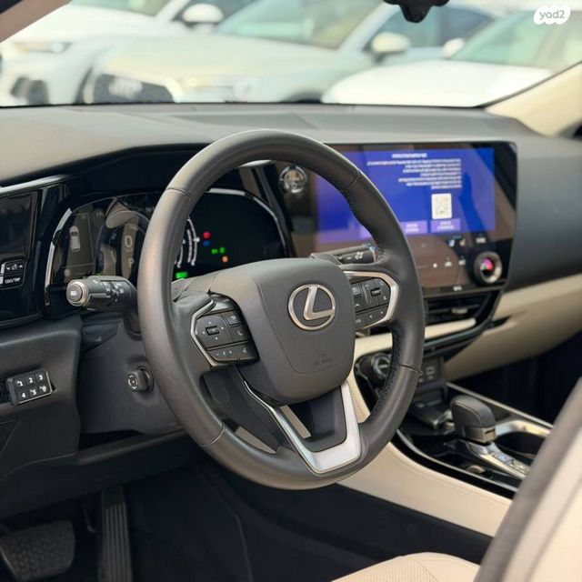 לקסוס NX