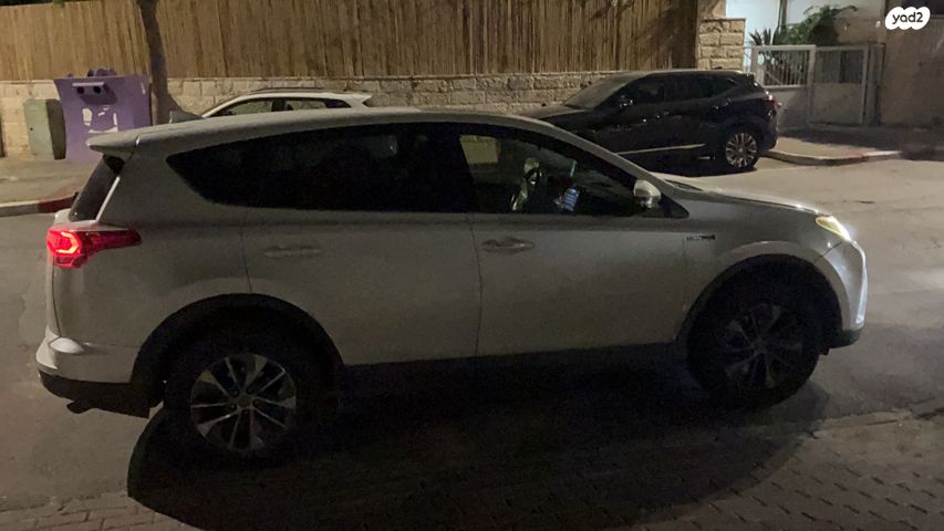 מודעת רכב טויוטה RAV4