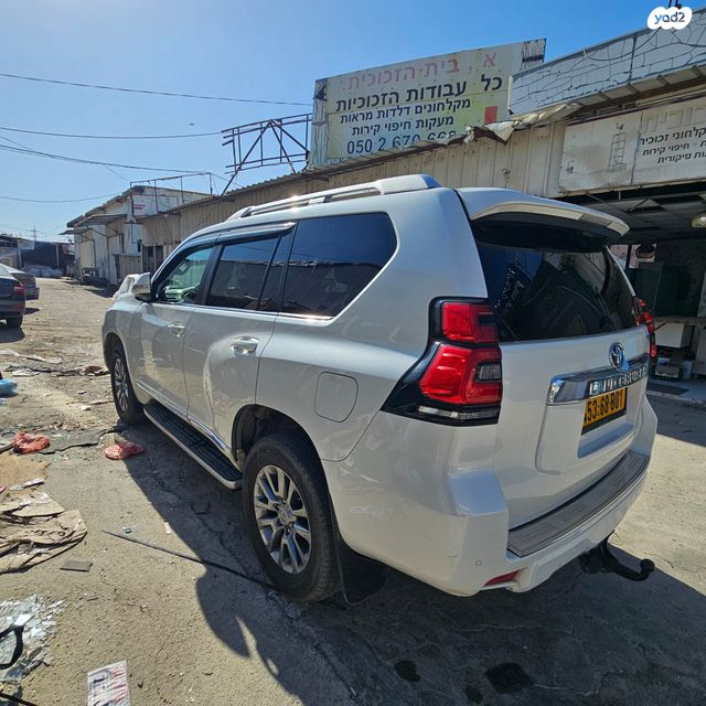 טויוטה לנד קרוזר