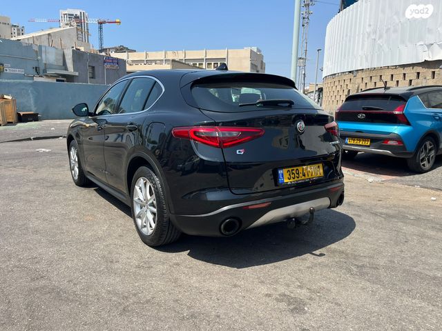 אלפא רומיאו סטלביו