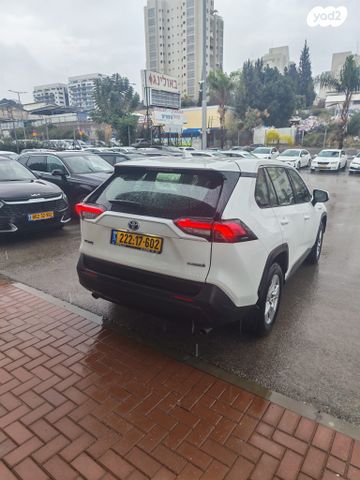 טויוטה RAV4
