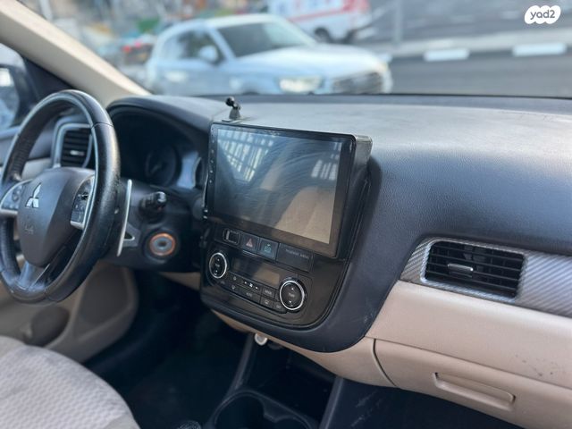 מיצובישי אאוטלנדר