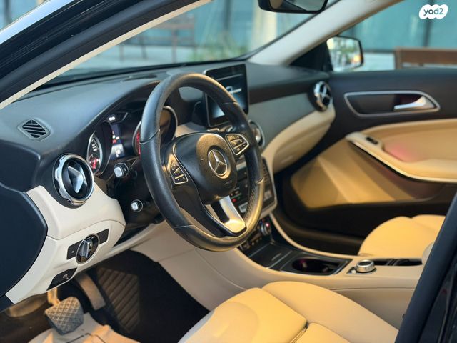 מרצדס-בנץ GLA