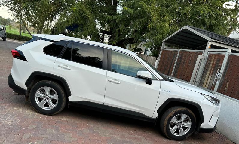 טויוטה RAV4
