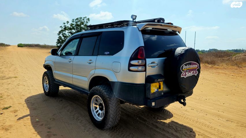 טויוטה לנד קרוזר