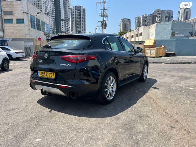 אלפא רומיאו סטלביו