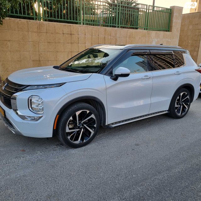 מיצובישי אאוטלנדר