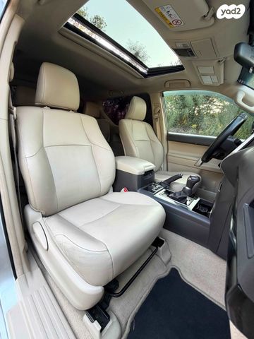 טויוטה לנד קרוזר