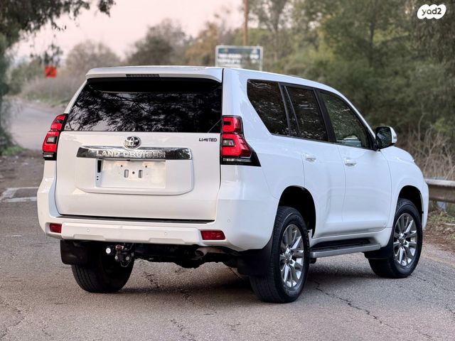 טויוטה לנד קרוזר