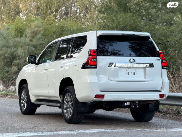 טויוטה לנד קרוזר