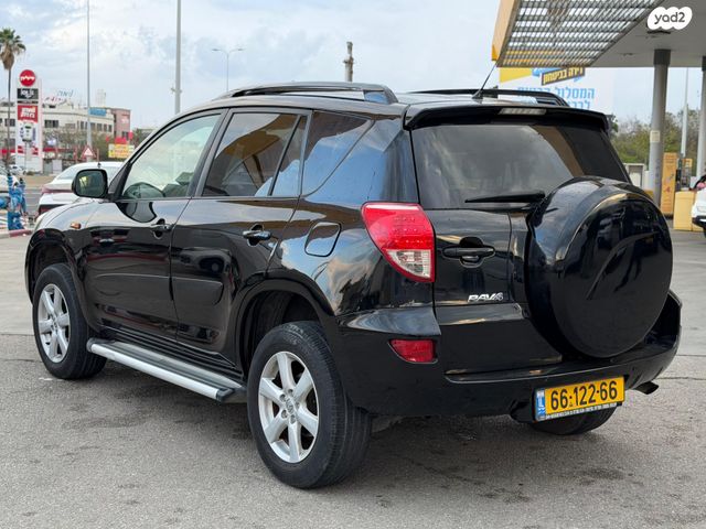 טויוטה RAV4