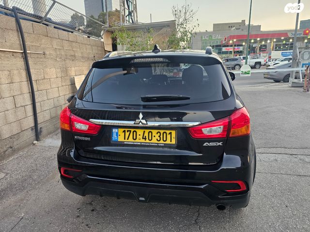 מודעת רכב מיצובישי ASX