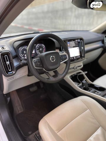 וולוו XC40