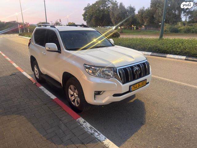 טויוטה לנד קרוזר