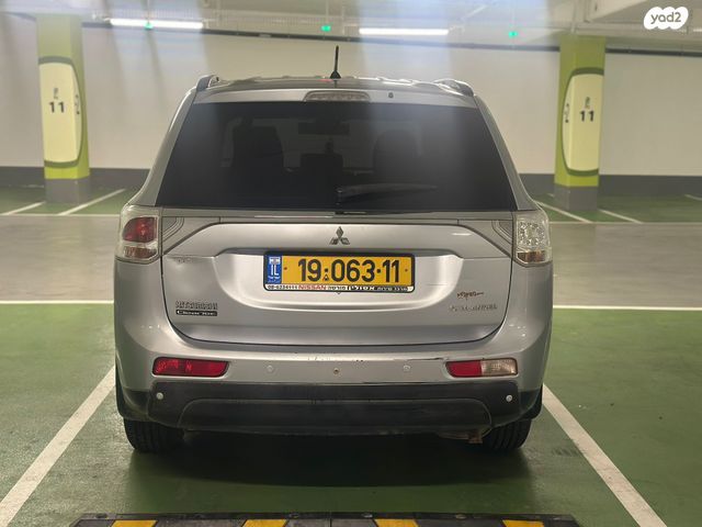 מיצובישי אאוטלנדר