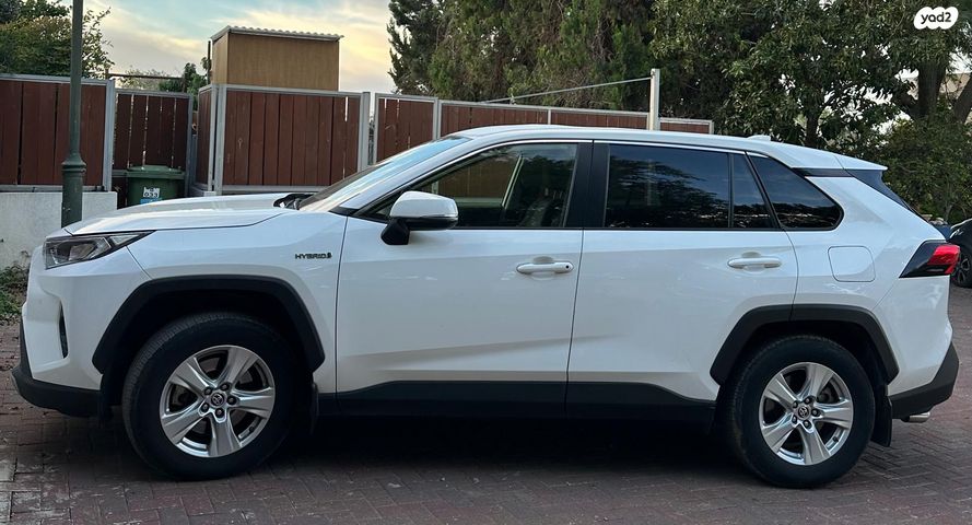 מודעת רכב טויוטה RAV4