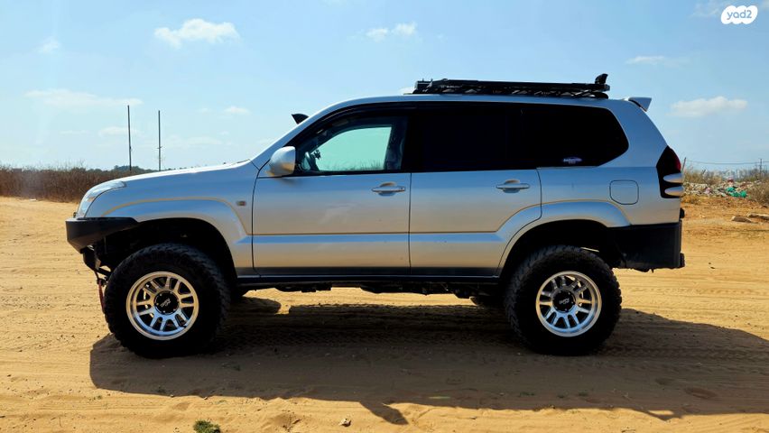 טויוטה לנד קרוזר