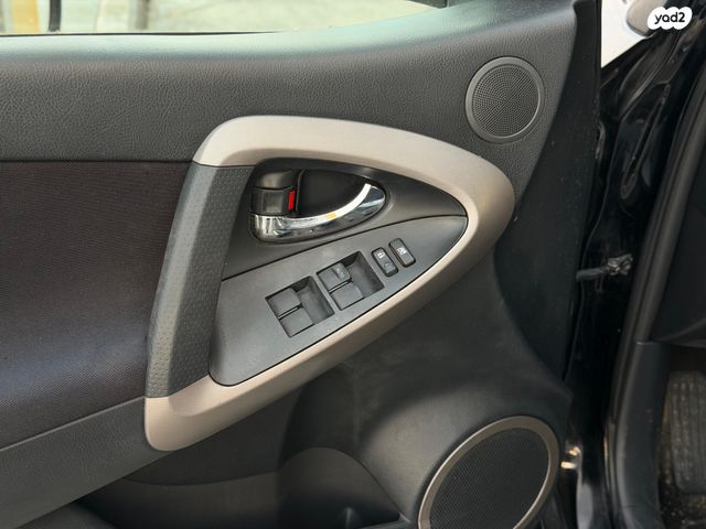טויוטה RAV4