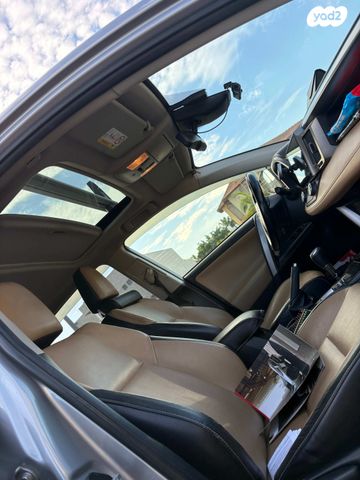 טויוטה RAV4