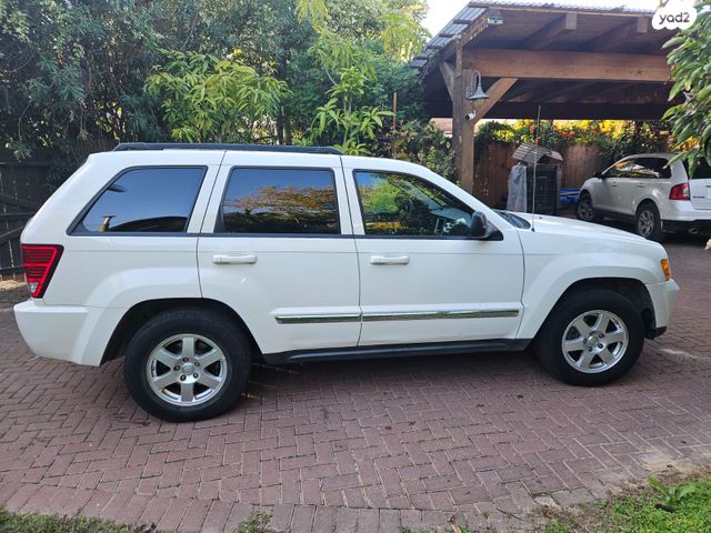 מודעת רכב ג'יפ גרנד צ'ירוקי