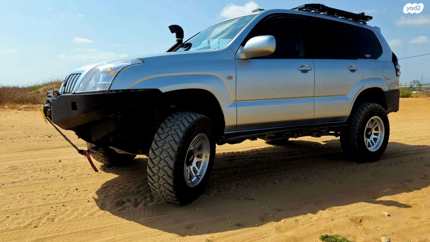 טויוטה לנד קרוזר