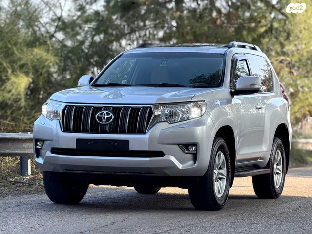 טויוטה לנד קרוזר