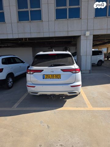 מיצובישי אאוטלנדר