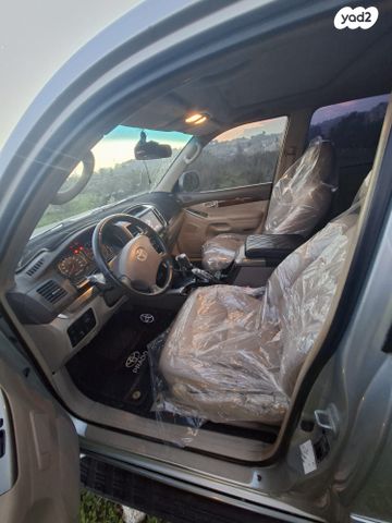 טויוטה לנד קרוזר