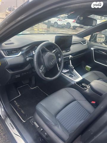 טויוטה RAV4