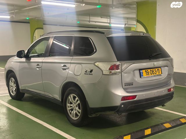 מיצובישי אאוטלנדר