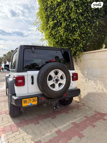 מודעת רכב ג'יפ רנגלר