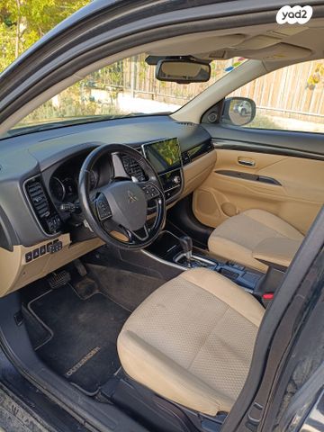 מיצובישי אאוטלנדר