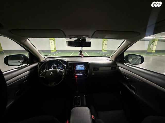 מיצובישי אאוטלנדר