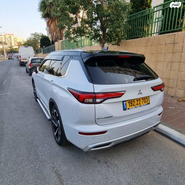 מיצובישי אאוטלנדר