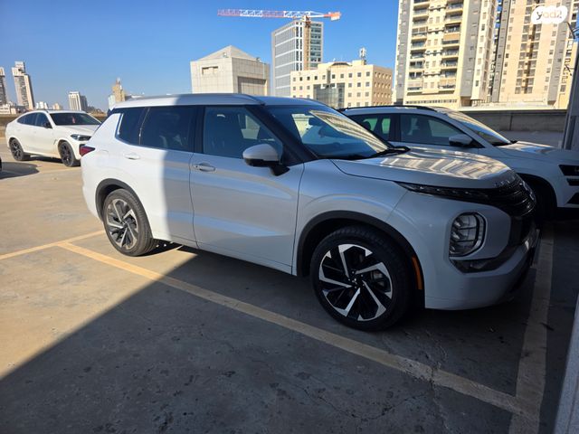 מיצובישי אאוטלנדר