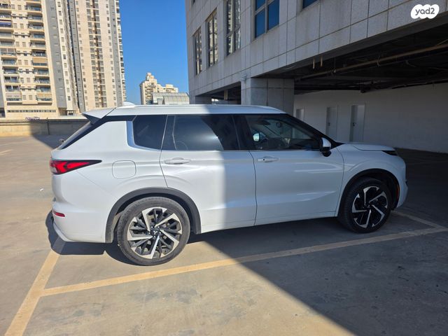 מיצובישי אאוטלנדר