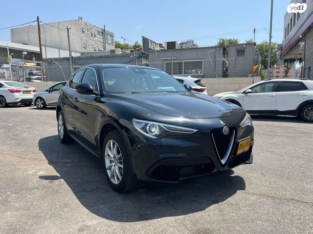 אלפא רומיאו סטלביו