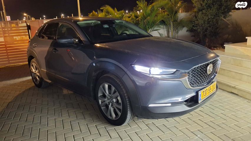 מודעת רכב מאזדה CX-30