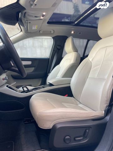וולוו XC40